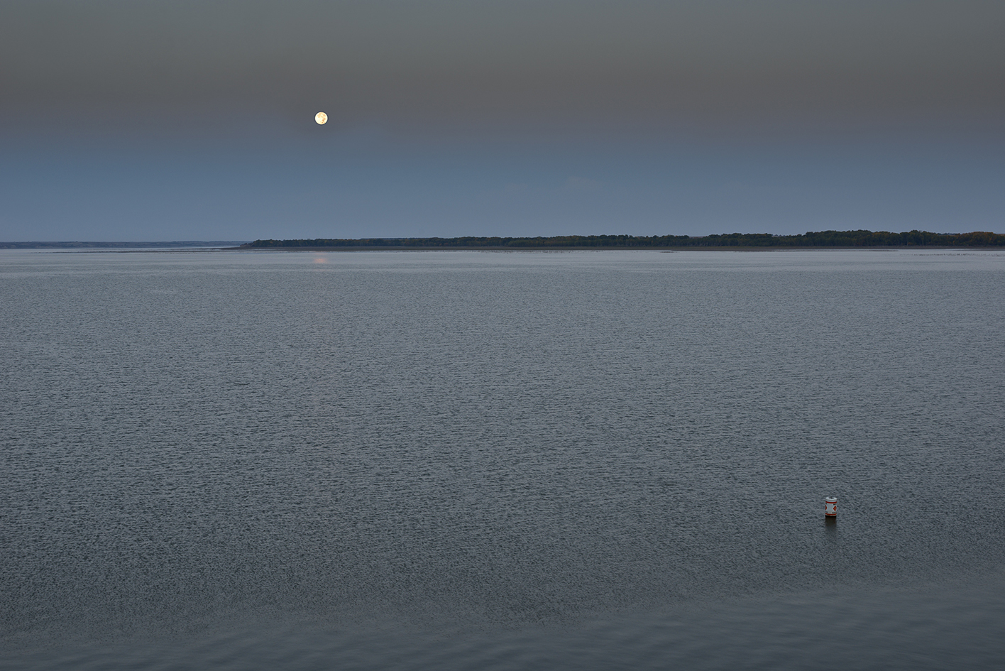 Moon Set at Harlan